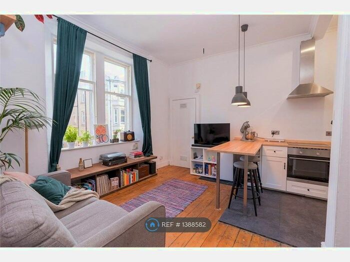 2 Bedroom Flat To Rent In Edina Street, Edinburgh, EH7
