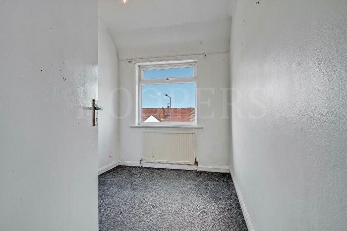 3 Bedroom Terraced House For Sale In Crest Road, London, NW2