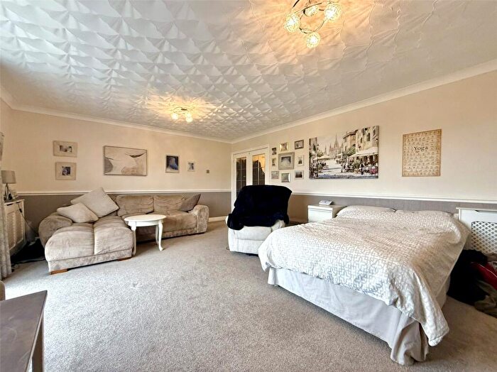 2 Bedroom Apartment For Sale In Park Road West, Southport, Southport, PR9