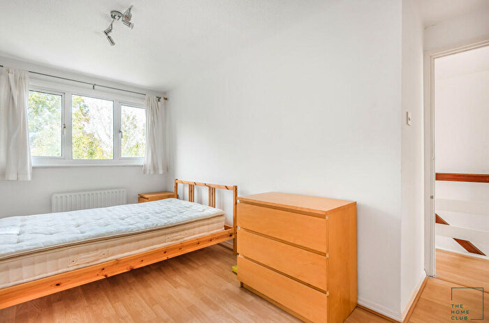 4 Bedroom Terraced House To Rent In Park Barn Drive, Guildford, GU2