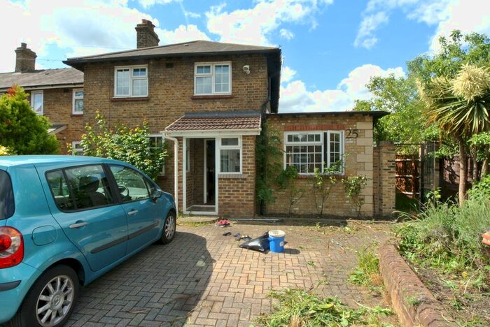 4 Bedroom Semi-Detached House To Rent In Edgeworth Road, Eltham, SE9