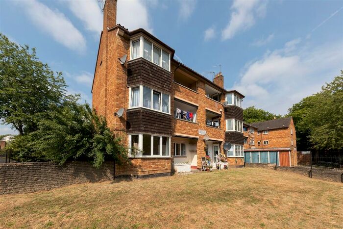 1 Bedroom Flat To Rent In The Drive, London, E17