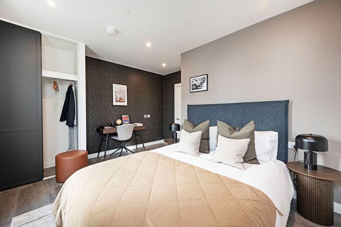 2 Bedroom Flat To Rent In Montfichet Road, Stratford, London, E20