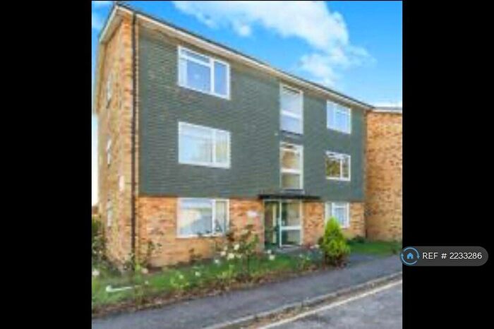 1 Bedroom Flat To Rent In Vine Close, Sutton, SM1