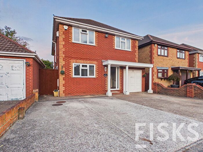4 Bedroom Detached House For Sale In Sanders Road, Canvey Island, SS8