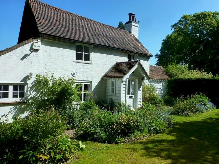 3 Bedroom Detached House For Sale In Tonbridge Road, Shipbourne, Tonbridge, TN11