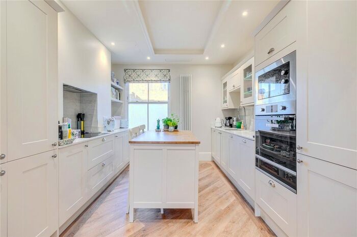 3 Bedroom Terraced House To Rent In New Kings Road, London, SW6