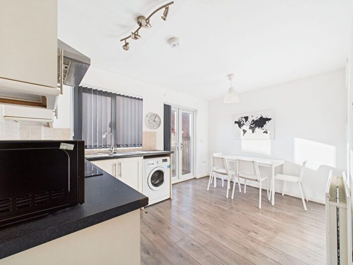 4 Bedroom Town House To Rent In Stanza Court, Liverpool, L5