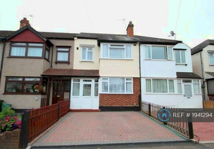 3 Bedroom Terraced House To Rent In Cromwell Ave, New Malden, KT3
