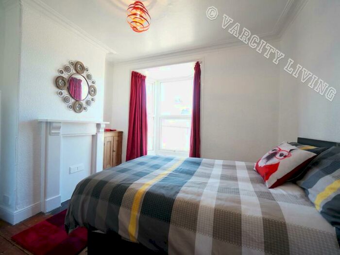 4 Bedroom House To Rent In Caellepa, Bangor, Gwynedd, LL57