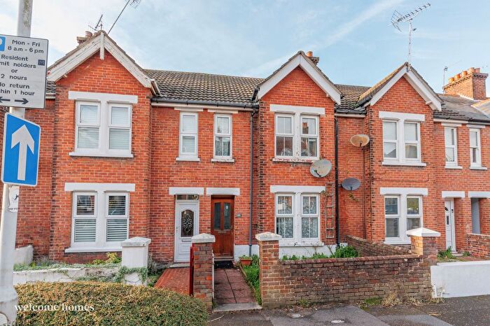 3 Bedroom Terraced House To Rent In St. Johns Road, Poole, BH15