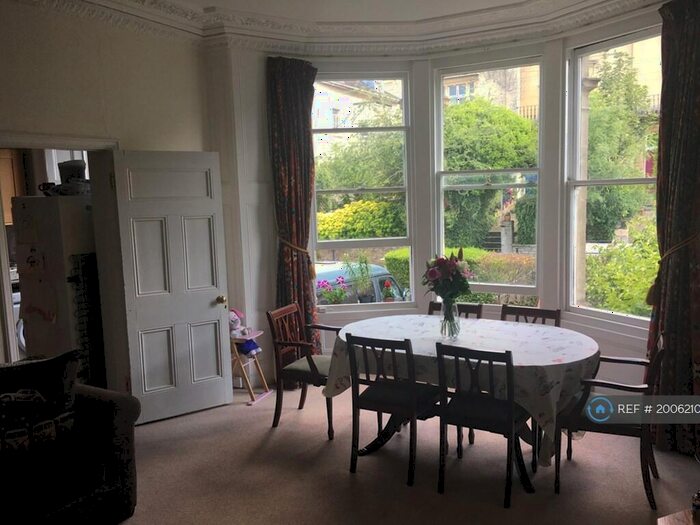 2 Bedroom Flat To Rent In Cotham, Bristol, BS6