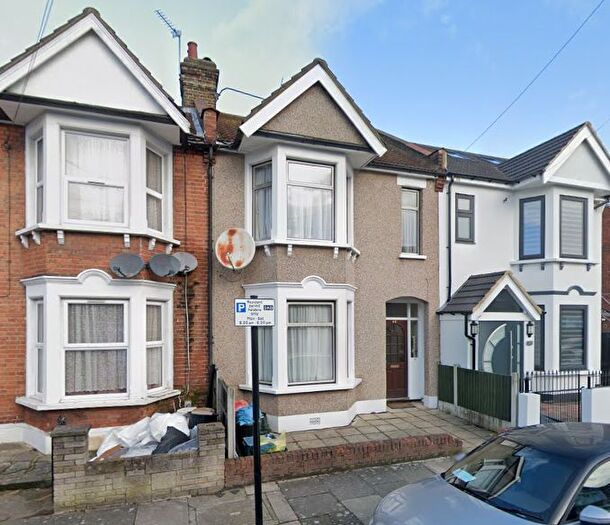 3 Bedroom Terraced House For Sale In Claremont Gardens, Ilford, Essex, IG3