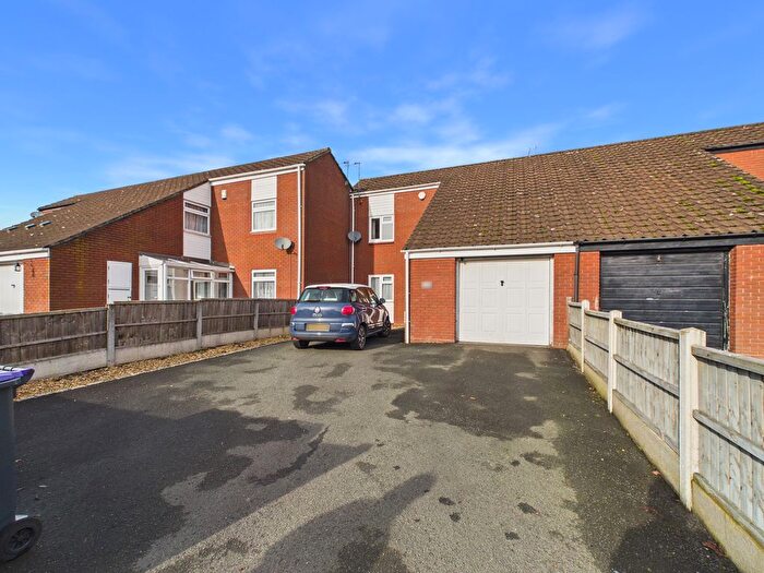 4 Bedroom Terraced House For Sale In Dinthill, Hollinswood, Telford, TF3