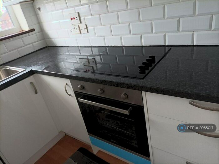 1 Bedroom Flat To Rent In Grosvenor Road, Greater London, RM8