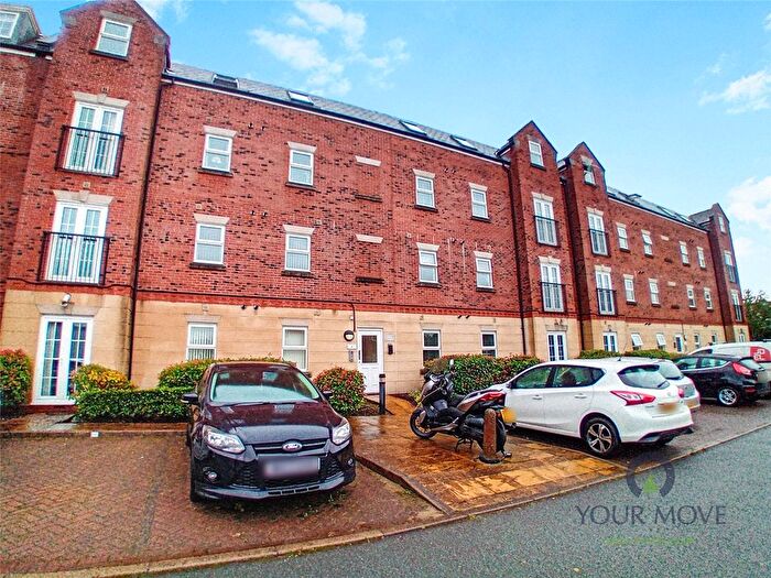 2 Bedroom Flat To Rent In Beckford Court, Tyldesley, Manchester, Greater Manchester, M29