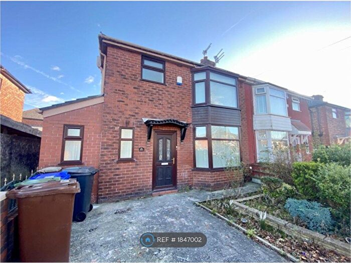 3 Bedroom Semi-Detached House To Rent In Scott Road, Droylsden, Manchester, M43