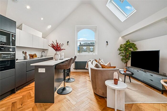 2 Bedroom Flat For Sale In Trinity Road, SW17