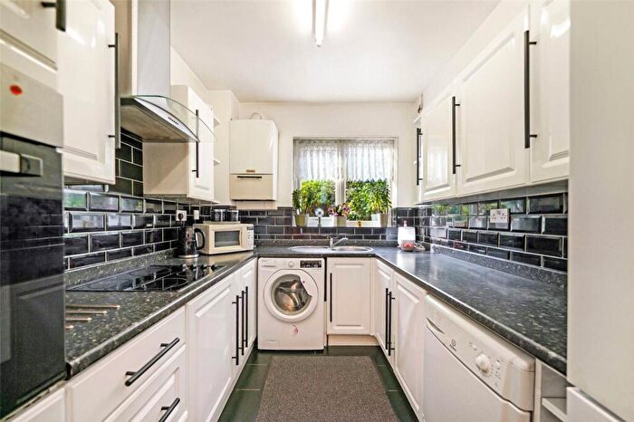 4 Bedroom End Of Terrace House For Sale In Abingdon Close, London, NW1