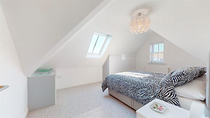 2 Bedroom Flat For Sale In Gilbert Road, Swanage, BH19