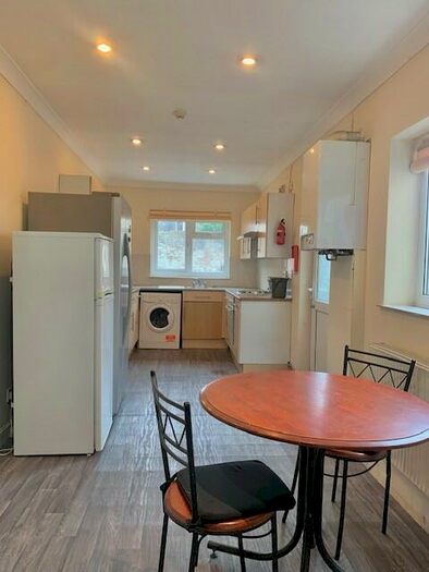 4 Bedroom Terraced House To Rent In Fitzroy Street, Cardiff(City), CF24