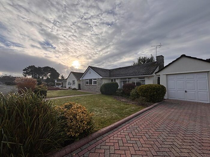 3 Bedroom Chalet To Rent In Greensome Drive, Ferndown, BH22