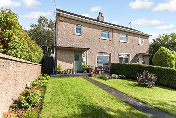 2 Bedroom Semi-Detached House For Sale In Crookhill Gardens, Lochwinnoch, PA12