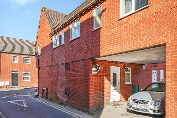 2 Bedroom Flat For Sale In Brick Kiln Street, Evesham, Worcestershire, WR11