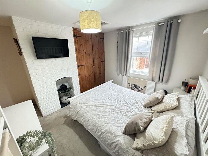 2 Bedroom Cottage For Sale In Anchor Lane, Heybridge, Maldon, CM9