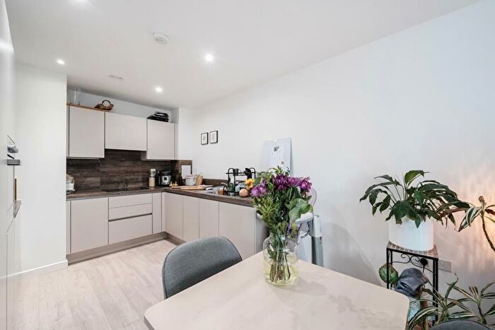 2 Bedroom Flat To Rent In Perryfield Way, London, NW9