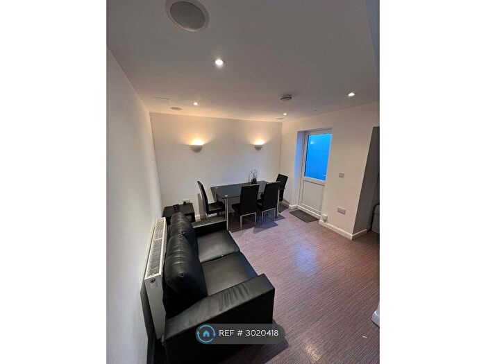 4 Bedroom Terraced House To Rent In Myrtle St, Middlesbrough, TS1