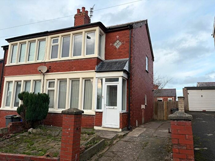 2 Bedroom Semi-Detached House For Sale In Bardsway Avenue, Blackpool, Lancashire, FY3