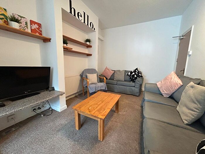 6 Bedroom Terraced House To Rent In Victoria Street, Exeter, EX4