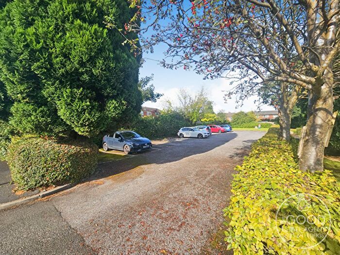 1 Bedroom Flat For Sale In Shelley Court, Cheadle Hulme, SK8