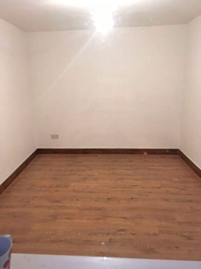 1 Bedroom Flat To Rent In Southend Road, Woodford Green, IG8