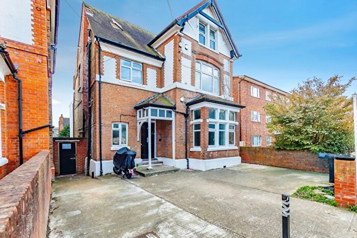 2 Bedroom Flat For Sale In Babington Road, London, London, SW16