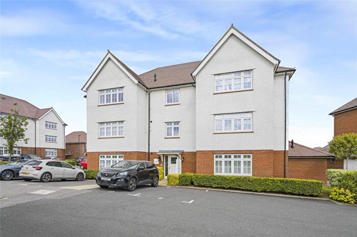 2 Bedroom Flat For Sale In Hildefirth Close, Weldon, Ebbsfleet Valley, Swanscombe, DA10