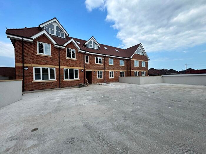 2 Bedroom Flat To Rent In Wimborne Road, Bournemouth, BH10