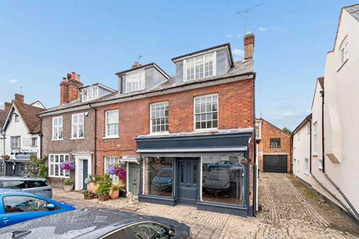 3 Bedroom End Of Terrace House For Sale In High Street, Amersham, Buckinghamshire., HP7