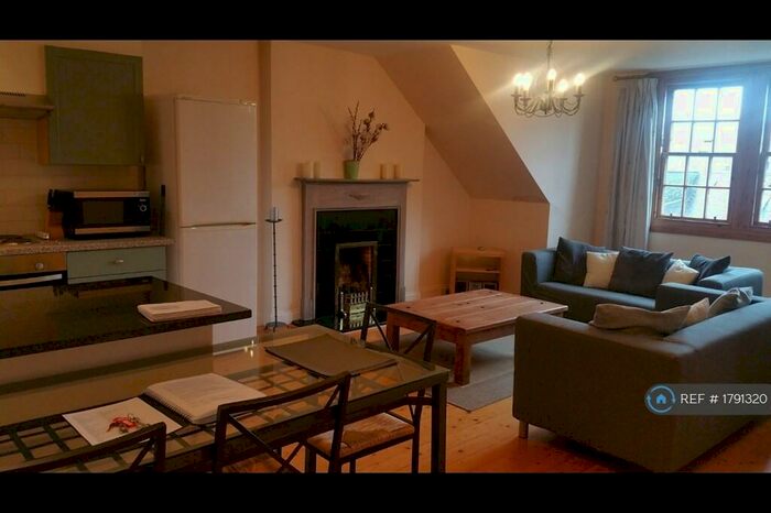 2 Bedroom Flat To Rent In Rose Street, Edinburgh, EH2