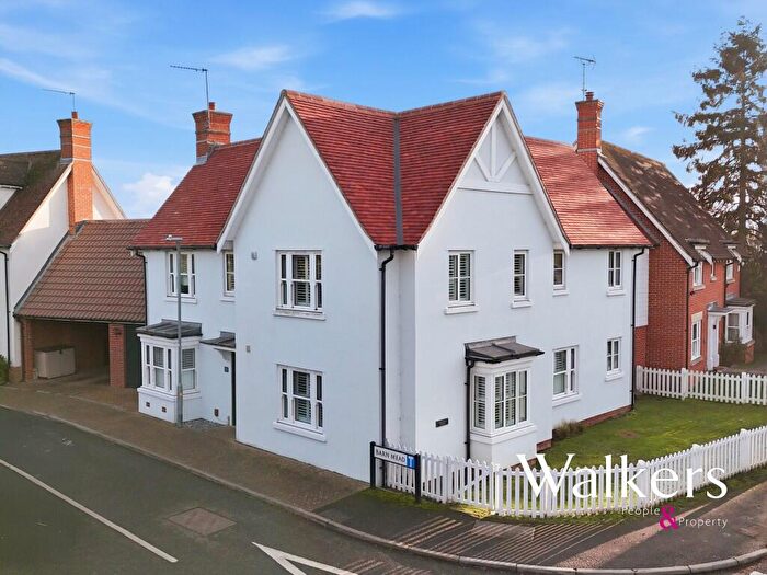 4 Bedroom Link Detached House For Sale In Barn Mead, Galleywood, Chelmsford, CM2