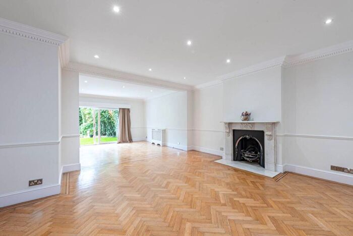 4 Bedroom House To Rent In Farm Avenue, Hocroft Estate, London, NW2