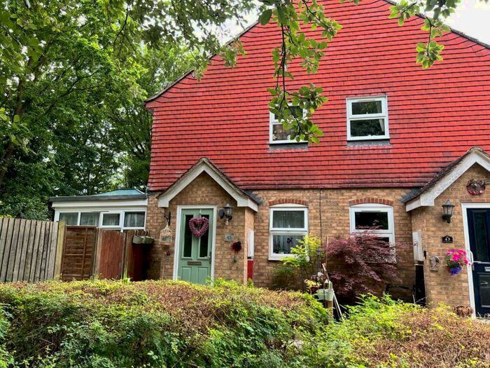 1 Bedroom Terraced House To Rent In Viscount Gardens, Byfleet, KT14