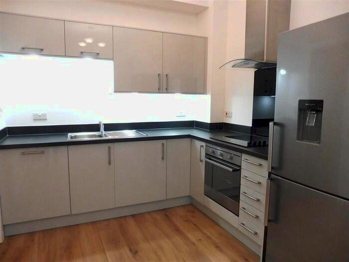 1 Bedroom Flat To Rent In Millbrook Road East, Southampton, SO15