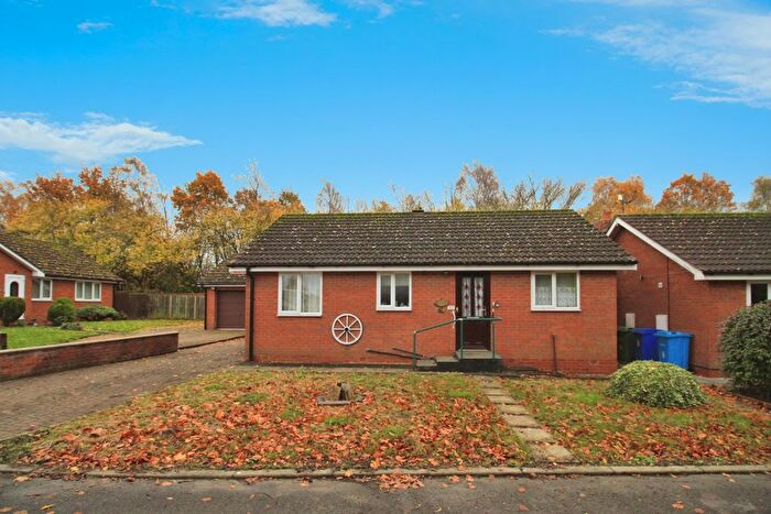 2 Bedroom Detached Bungalow For Sale In Kirby Close, Market Weighton, YO43