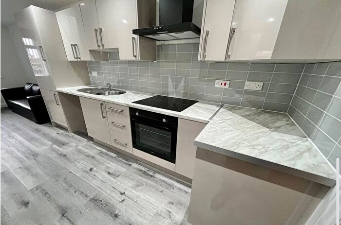 2 Bedroom Flat To Rent In Burnage Lane, Manchester, M19