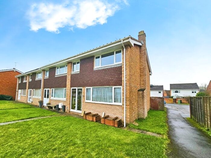 3 Bedroom End Of Terrace House For Sale In Willow Close, Charfield, Wotton-Under-Edge, GL12