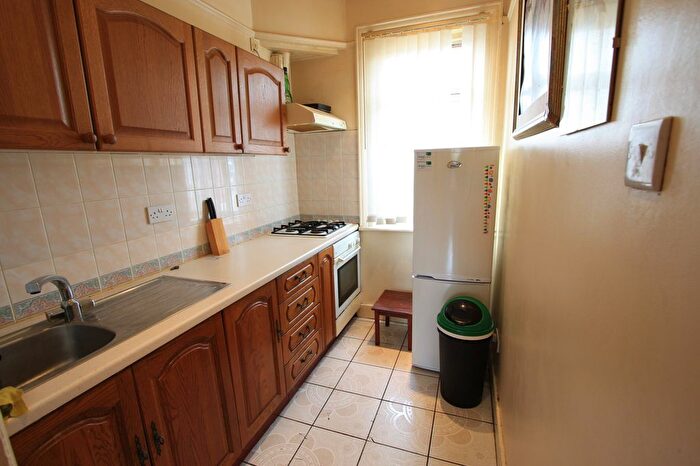 1 Bedroom Flat To Rent In Durnsford Road, London, SW19