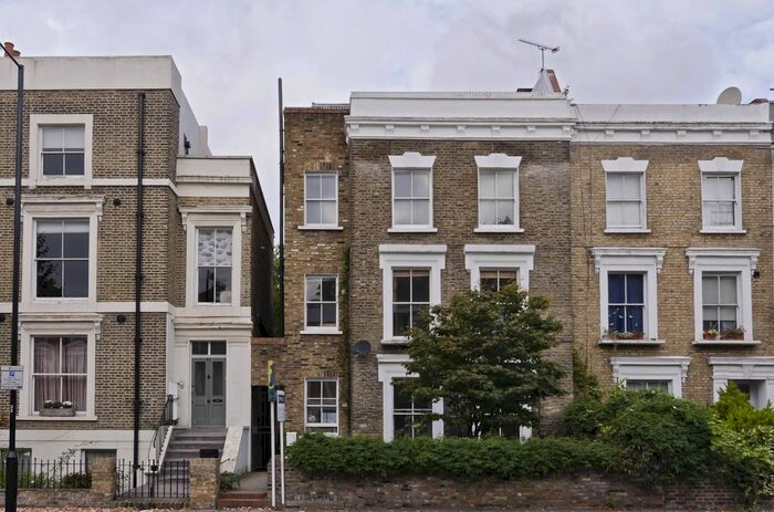 2 Bedroom Flat To Rent In Southgate Road, London, N1