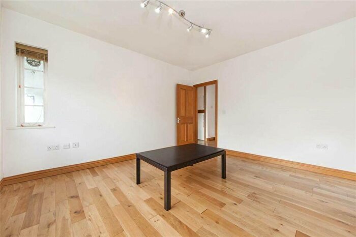 2 Bedroom Flat To Rent In Ossulton Way, East Finchley, N2